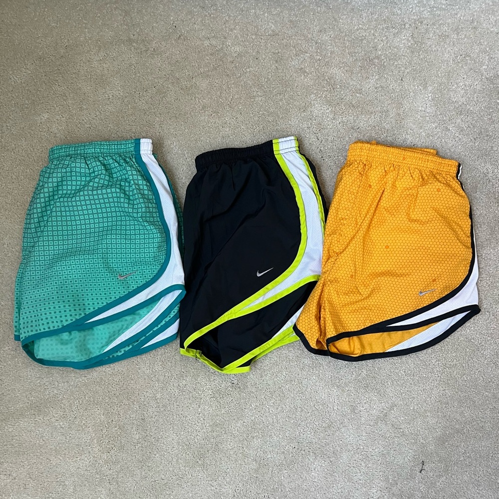 Nike Women’s Tempo Brief-Lined Running Shorts Size Medium 8-10, bundle